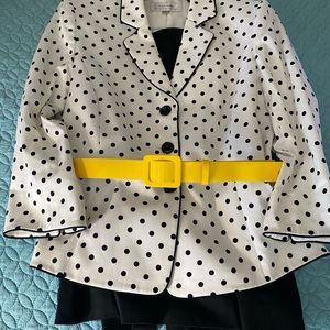 Beautiful Tahari Skirt Suit, Size 14